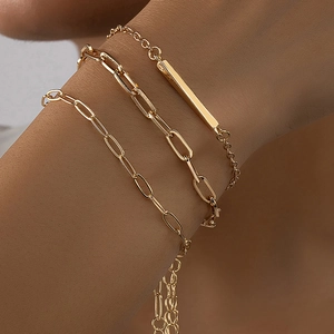 Bracelet Chaîne en Alliage d'Or Minimaliste pour Femmes Mode Barre Torsadée Chaîne à Maillons Trombone Bijoux Géométriques Cadeau Quotidien