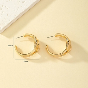 Modische goldene Knotohrringe in C-Form mit 2,95 cm Durchmesser für Damen im Set