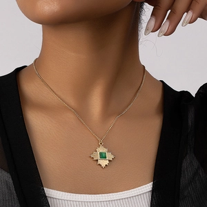 Retro Sunburst Pendant Necklace Alloy With Square Green Stone Geometric Vintage Palace Style Jewelry For Women