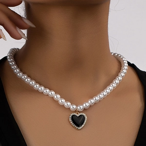 Collier Künstliche Perle Pendentif Coeur Pour Femmes Alliage Strass Émail Noir Vintage Élégant Bijoux Mode Colliers