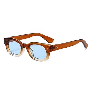 Lunettes de soleil carrées rétro avec monture dégradée ambre et verres bleu clair