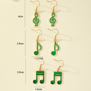 Guida alle taglie dettagliata per orecchini a nota musicale in smalto verde con misure