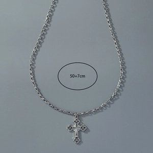 Collier avec pendentif croix en strass argentés et chaîne box de 50+7 cm style punk