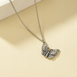 Vintage Butterfly Pendant Necklace Alloy Retro Silver Tone Temperament Versatile Style Jewelry For Women Girls