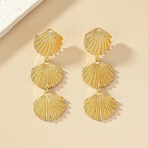 Triple Scallop Shell Drop Earrings Alloy Gold Tone Radiant Texture Bohemian Ocean Style Vintage Jewelry For Women