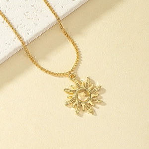 Collier Pendentif Soleil Alliage Tournesol Délicat Charme Rayonnant Bijoux De Mode Pour Femmes