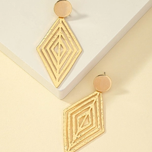 Minimalist geometric gold layered rhombus circle earrings with hammered metal texture