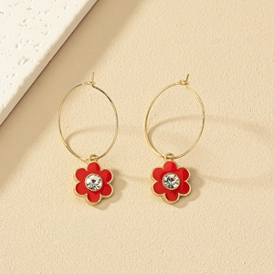 Elegante rote Emaille-Blumenohrringe mit funkelnden Strasssteinen und vergoldeten Ringen