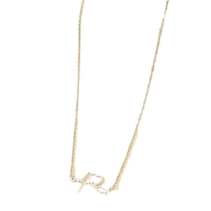 Collier à pendentif cœur battant en finition dorée avec détail stéthoscope élégant