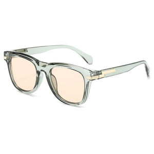 Occhiali da sole quadrati classici con montatura grigio-verde trasparente e lenti arancioni