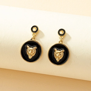 Retro Lion Head Relief Drop Earrings Gold Alloy Black Enamel Round Pendant Jewelry For Women Fashion Accessory
