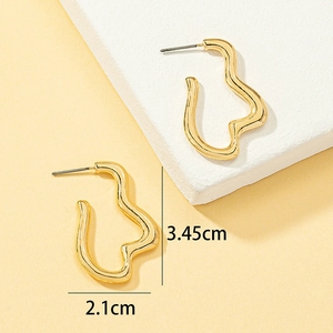 Golden abstract face earrings in minimalist geometric design with 3.45cm height