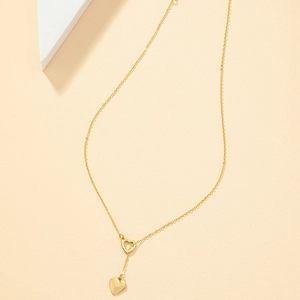 Collier en Y plaqué or minimaliste avec pendentifs en forme de cœur évidé et plein