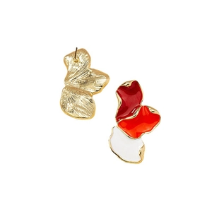 Asymmetric enamel flower earrings in red and gold with a vintage artistic design