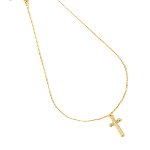 Collana con croce minimalista in oro con rilievo testurizzato su una sottile catena d'oro