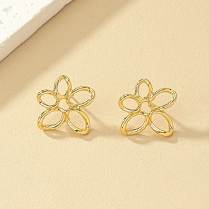 Hollow Flower Stud Earrings Metallic Alloy Petal Minimalist Geometric Fashion Jewelry For Women Gold Tone