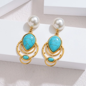 Boucles d'oreilles pendantes en or 18k avec turquoise et perles blanches sur socle
