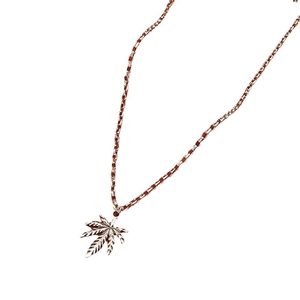 Silver maple leaf pendant necklace with minimalist hollow design and square link chain