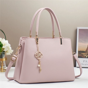 Borsa da Donna in Pelle PU con Trama Litchi Grande Capacità Borsa a Spalla Con Ciondolo a Fiore e Perla Oro Gioielli