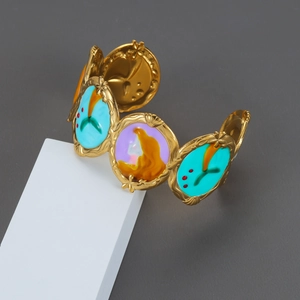 Artistic 18k gold fishtail enamel cuff bracelet with vintage multicolored patterns