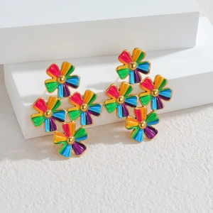 Boucles d'oreilles fleurs en émail arc-en-ciel en acier doré 18 carats