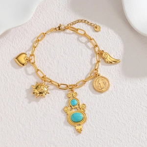 Bracelet en acier inoxydable plaqué or 18k avec breloques turquoise et motifs soleil