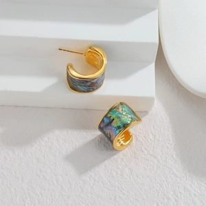 Créoles modernes en acier inoxydable doré 18 carats avec incrustation de nacre bleue