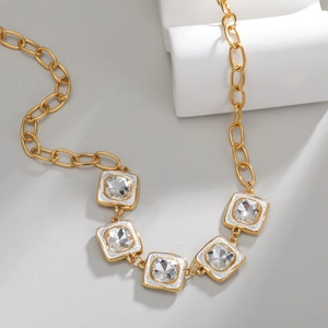 Collier gourmette en acier inoxydable plaqué or 18k avec pendentifs carrés en zircone