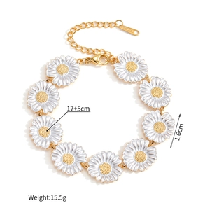 Detailed dimensions of 18k gold daisy flower bracelet in stainless steel with measurements