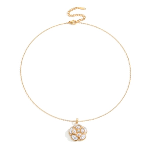 Collier en acier inoxydable plaqué or 18 carats avec pendentif fleur de camélia et perles