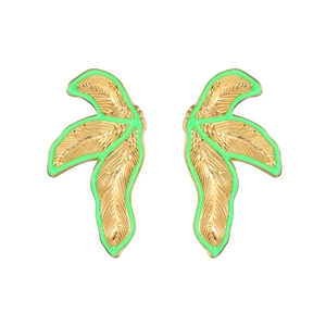 Boucles d'oreilles feuille dorée 18k avec bords en émail vert et détails de nervures
