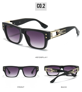 Détails des lunettes de soleil carrées noires avec verres dégradés violets et métal doré