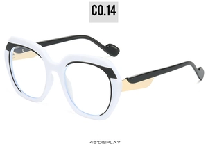 Détail de lunettes de soleil carrées noir et blanc avec charnières en métal doré