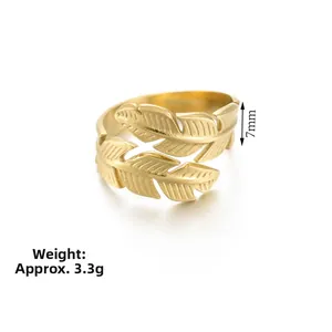 Detail of 7mm leaf adjustable stainless steel ring showing 3.3g weight and brushed texture