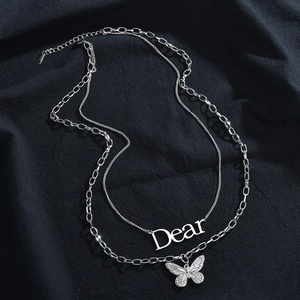 Collier double épaisseur en acier inoxydable argenté avec lettres Dear et papillon