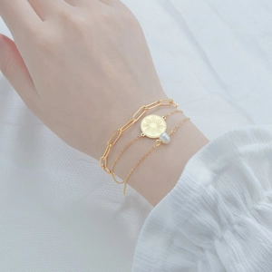 Bracelet À Chaîne Multi-Rangs En Acier Inoxydable 316L Pendentif Médaille Soleil Et Künstliche Perle Fantaisie Bijou Minimaliste Pour Femme
