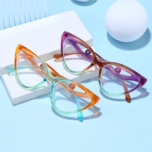 Chic butterfly frame sunglasses with gradient translucent patterns and UV protection