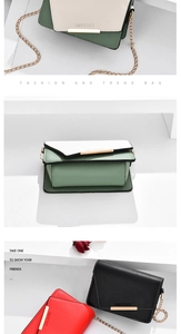Gros plan sur la bandoulière en chaîne dorée et le logo de marque ROMANTIC PARIS chic