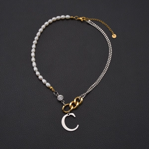 Collier Avec Pendentif Lettre C Acier Inoxydable Künstliche Perle Artificielle Et Strass Asymétrique Bijoux Chic Pour Femmes