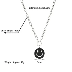 Collier chaîne argentée avec pendentif smiley noir, style streetwear, longueur de 70 cm
