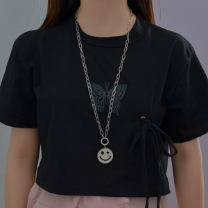 Collier en acier titane avec pendentif smiley et œil étoilé sur longue chaîne O pour unisexe