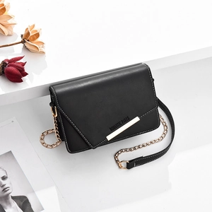 Sac Bandoulière Femme en Cuir PU Couleur Contrastée Bandoulière Chaîne Dorée Rabat Sac à Épaule Romantic Paris Petit Sac Carré