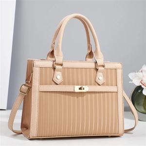 Striped拼接 tote bag with pleat texture, golden lock and detachable shoulder strap