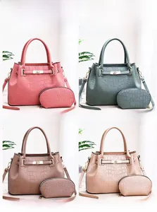 Aperçu des quatre couleurs du grand sac à main en cuir crocodile avec petite pochette