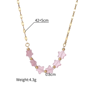 Collana in acciaio inossidabile dorato con ciondoli a stella in pietra occhio di gatto rosa