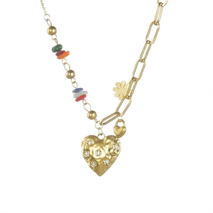 Collier cœur asymétrique plaqué or 14K avec pierres colorées et zircons brillants