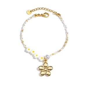 Bracciale di perline con margherite, ciondolo fiore dorato e chiusura in acciaio