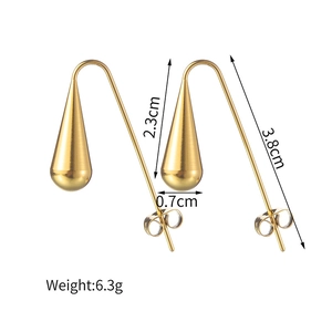 Boucles d'oreilles gouttes dorées en acier poli, hauteur 3,8 cm et poids 6,3 g, design chic