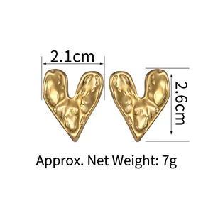 Boucles d'oreilles cœur dorées irrégulières en acier inoxydable pesant environ 7g