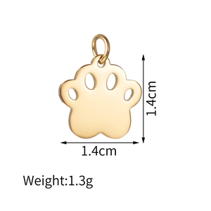 Minimalist gold paw pendant in stainless steel with 1.4cm size and weight details